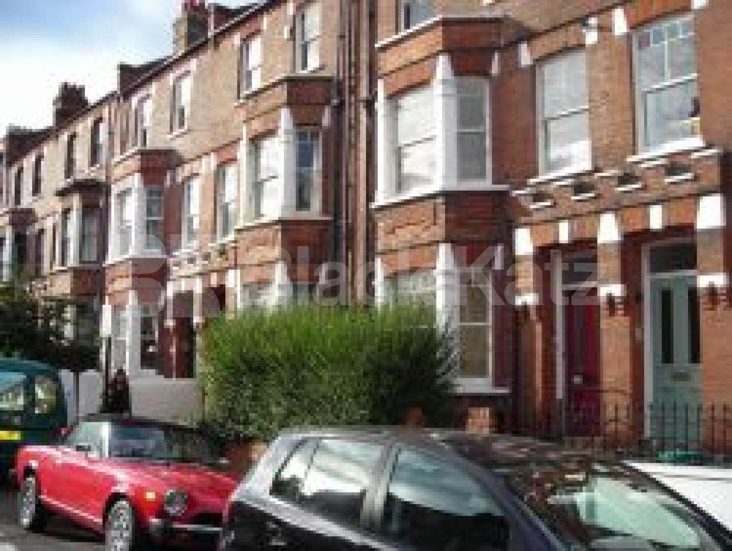 			1 Bedroom, 1 bath, 1 reception Flat			 Constantine Road, BELSIZE PARK NW3